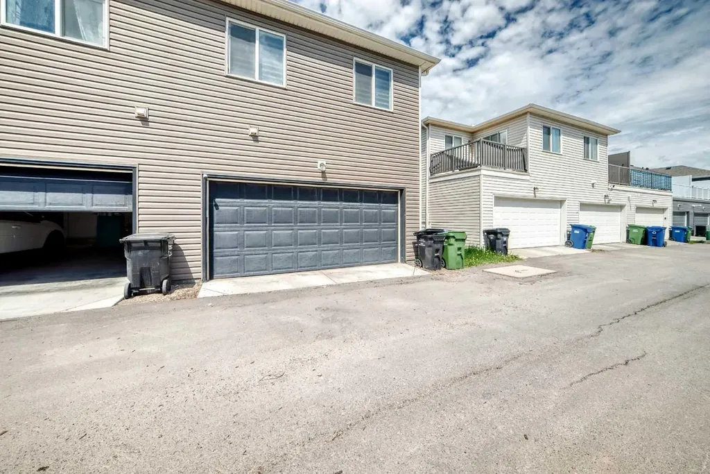 1283 140 Avenue NW Calgary AB T3P 0Y5