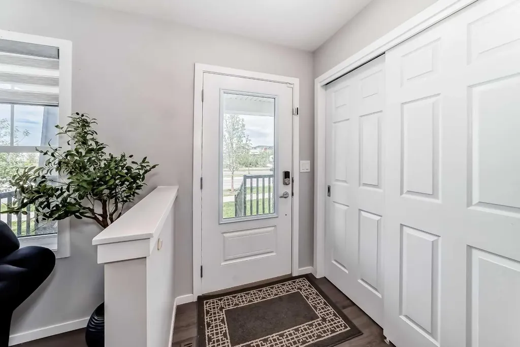 1283 140 Avenue NW Calgary AB T3P 0Y5