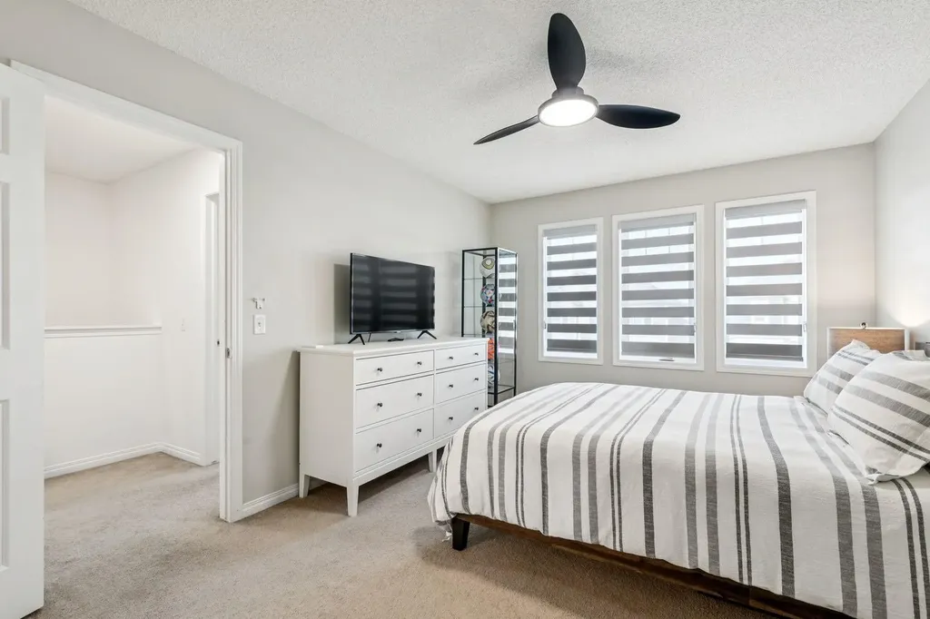 321 Windstone Gardens SW Airdrie AB T4B 3R5