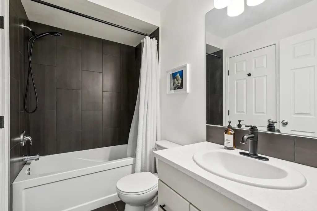 321 Windstone Gardens SW Airdrie AB T4B 3R5