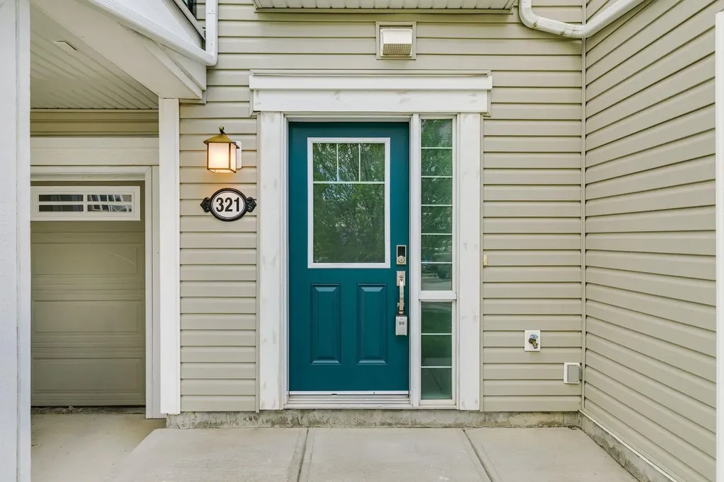 321 Windstone Gardens SW Airdrie AB T4B 3R5