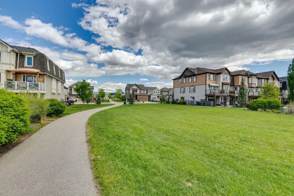 321 Windstone Gardens SW Airdrie AB T4B 3R5