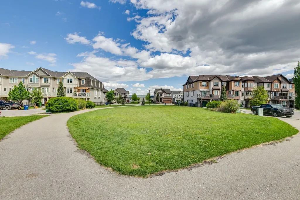 321 Windstone Gardens SW Airdrie AB T4B 3R5