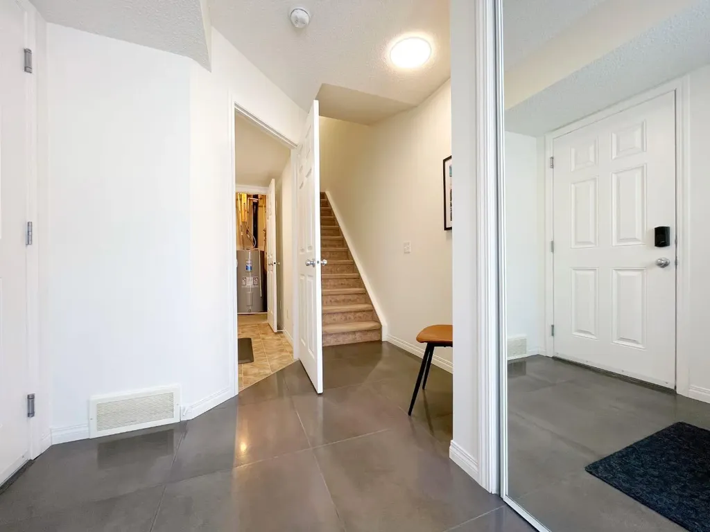 321 Windstone Gardens SW Airdrie AB T4B 3R5