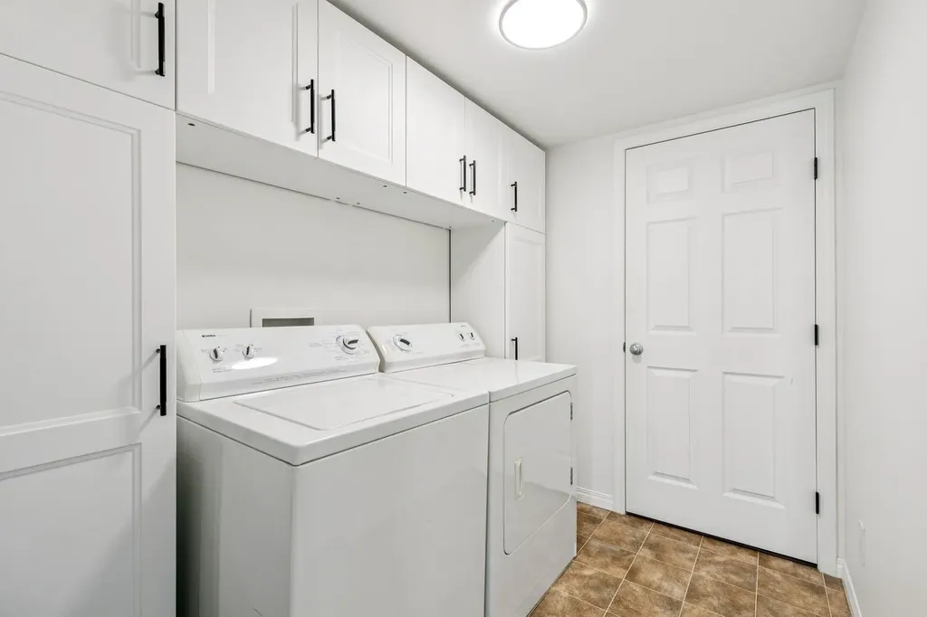 321 Windstone Gardens SW Airdrie AB T4B 3R5