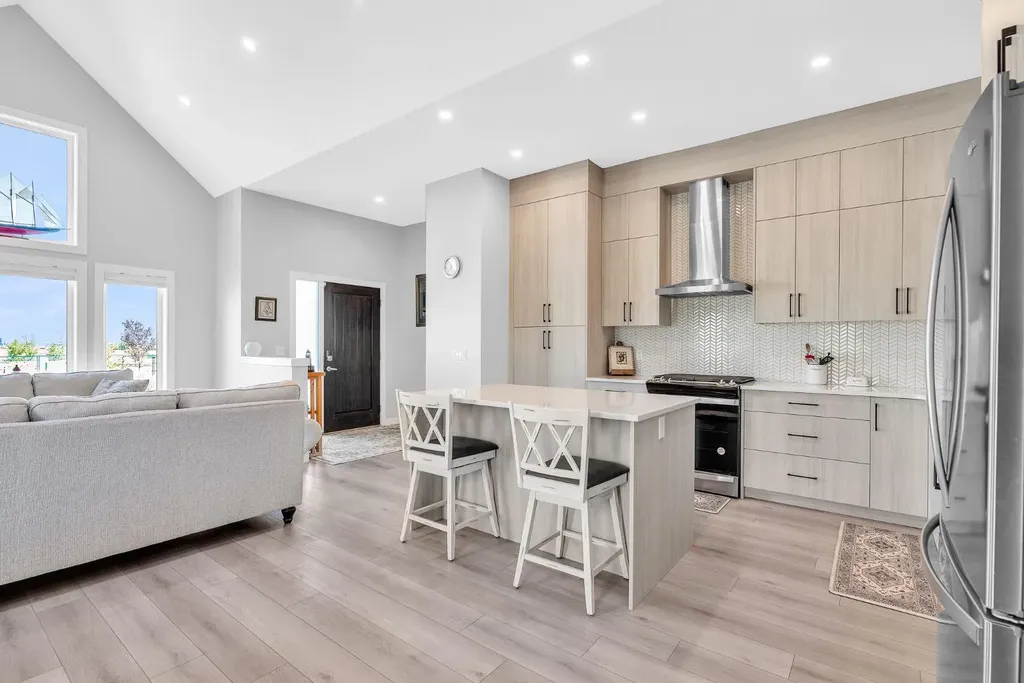 1098 Creekside Boulevard SW Calgary AB T2X 5K6