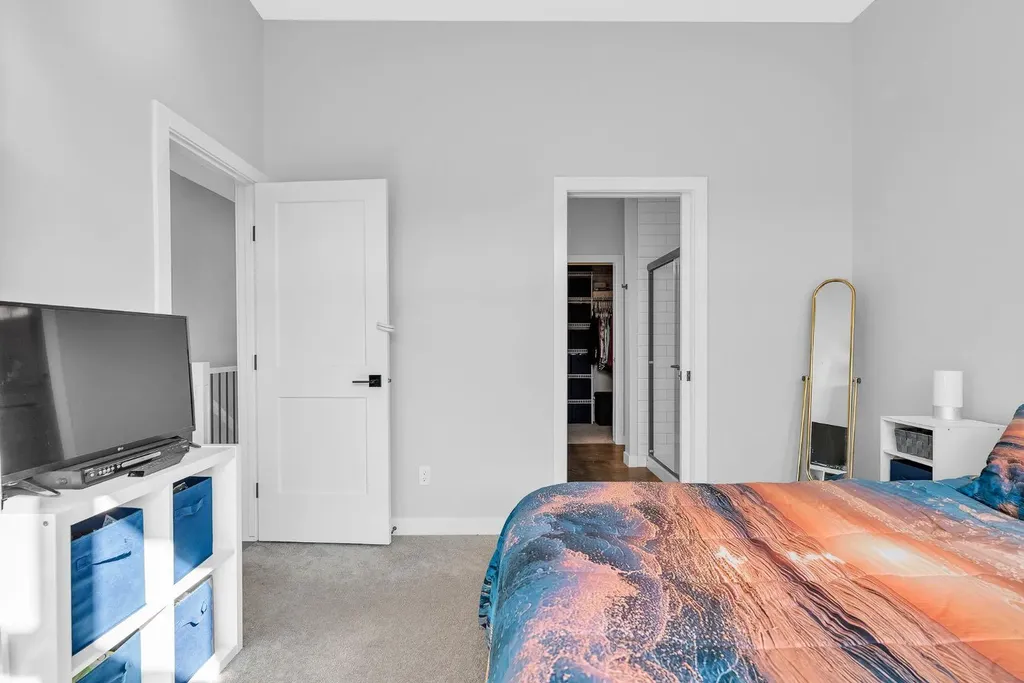 1098 Creekside Boulevard SW Calgary AB T2X 5K6