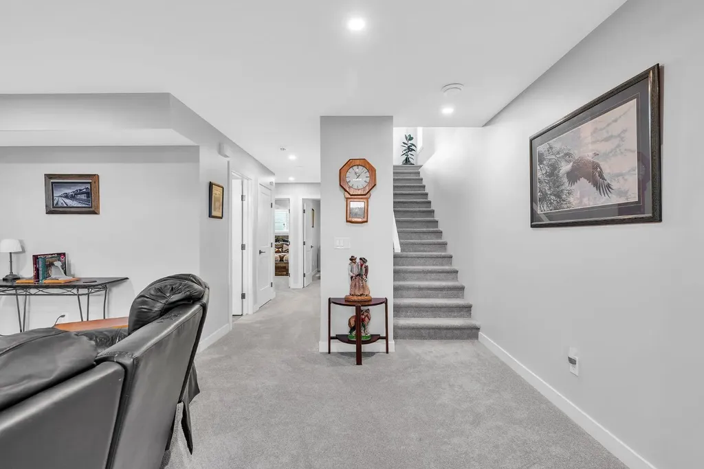 1098 Creekside Boulevard SW Calgary AB T2X 5K6