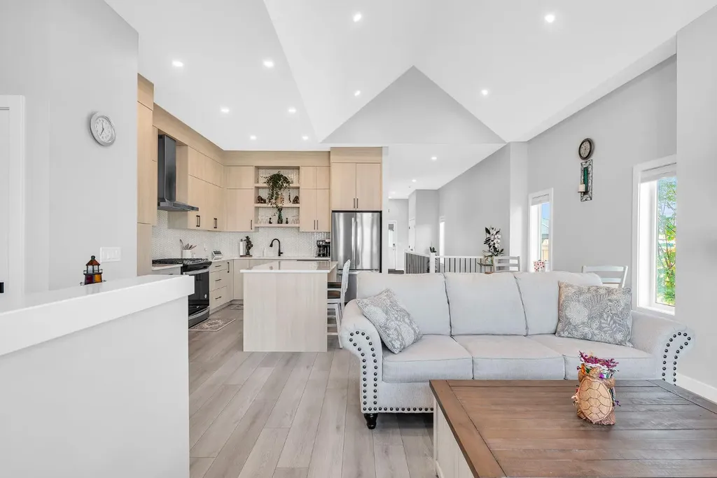 1098 Creekside Boulevard SW Calgary AB T2X 5K6