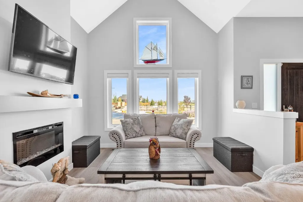 1098 Creekside Boulevard SW Calgary AB T2X 5K6