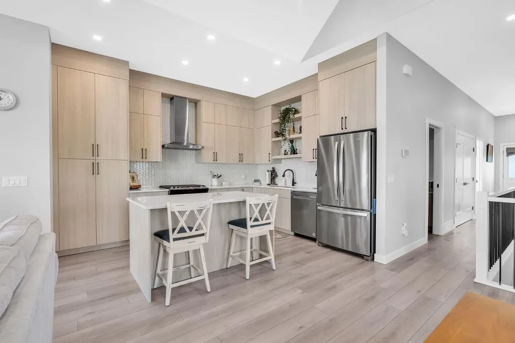 1098 Creekside Boulevard SW Calgary AB T2X 5K6
