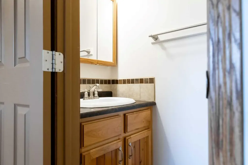4811 47 Street Rocky Mountain House AB T4T 1C3