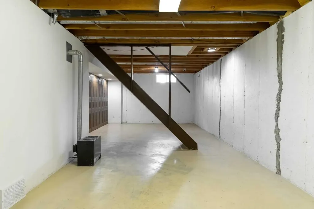 4811 47 Street Rocky Mountain House AB T4T 1C3