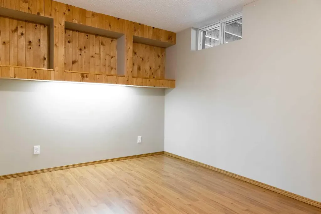 4811 47 Street Rocky Mountain House AB T4T 1C3