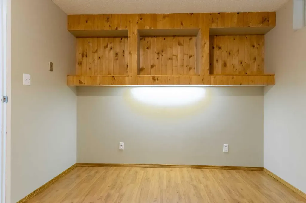 4811 47 Street Rocky Mountain House AB T4T 1C3