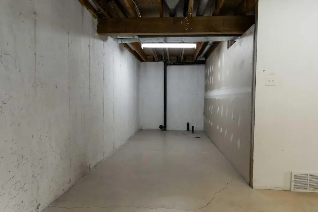 4811 47 Street Rocky Mountain House AB T4T 1C3