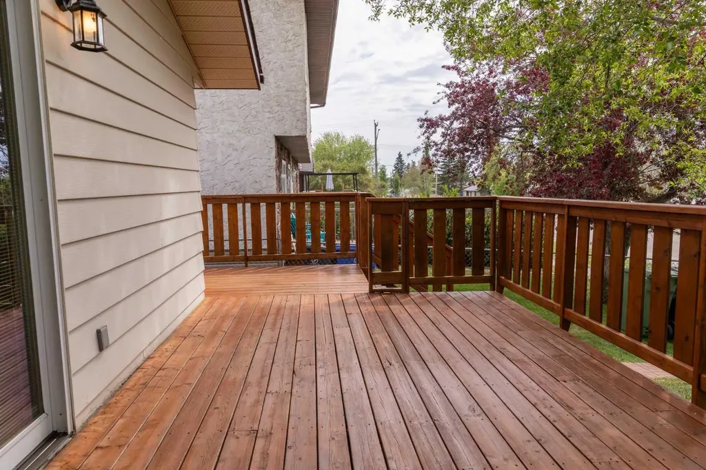 4811 47 Street Rocky Mountain House AB T4T 1C3