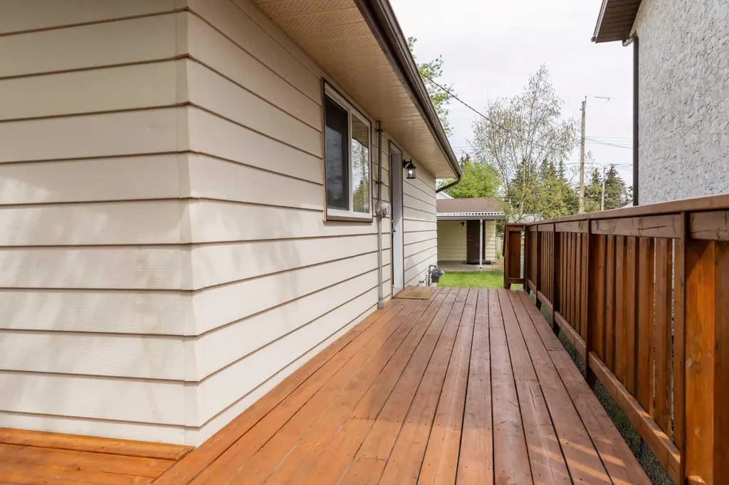 4811 47 Street Rocky Mountain House AB T4T 1C3