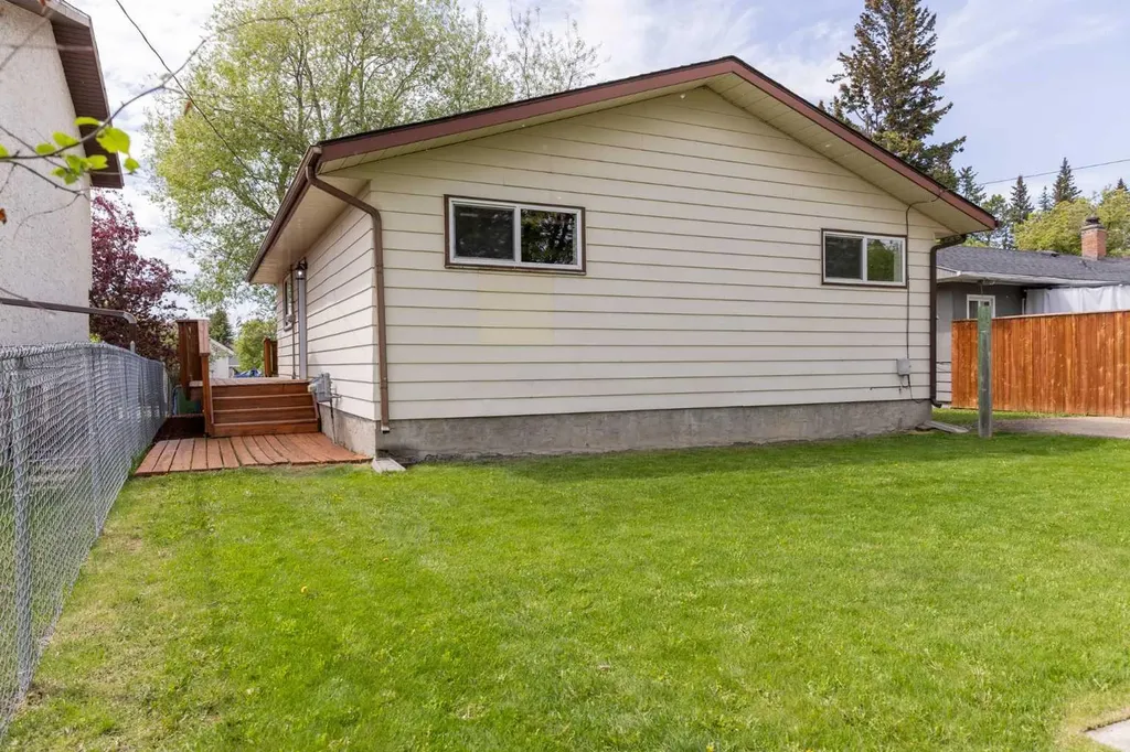 4811 47 Street Rocky Mountain House AB T4T 1C3