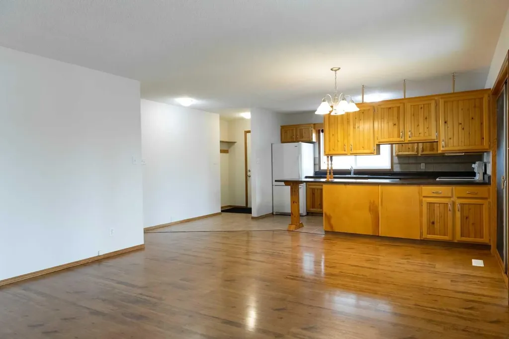 4811 47 Street Rocky Mountain House AB T4T 1C3