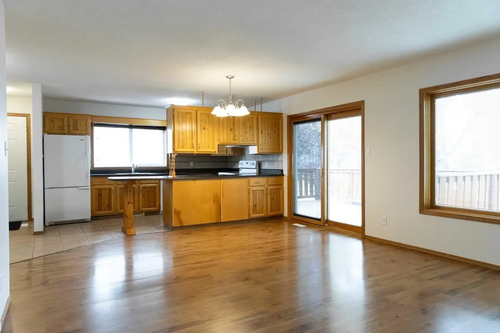 4811 47 Street Rocky Mountain House AB T4T 1C3