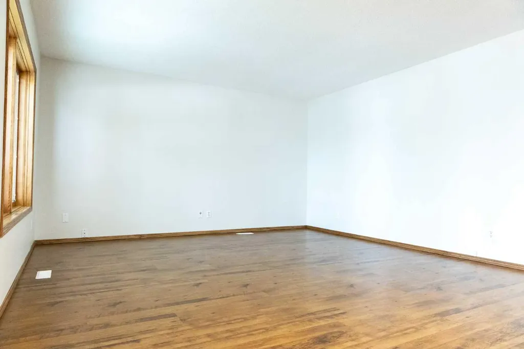 4811 47 Street Rocky Mountain House AB T4T 1C3