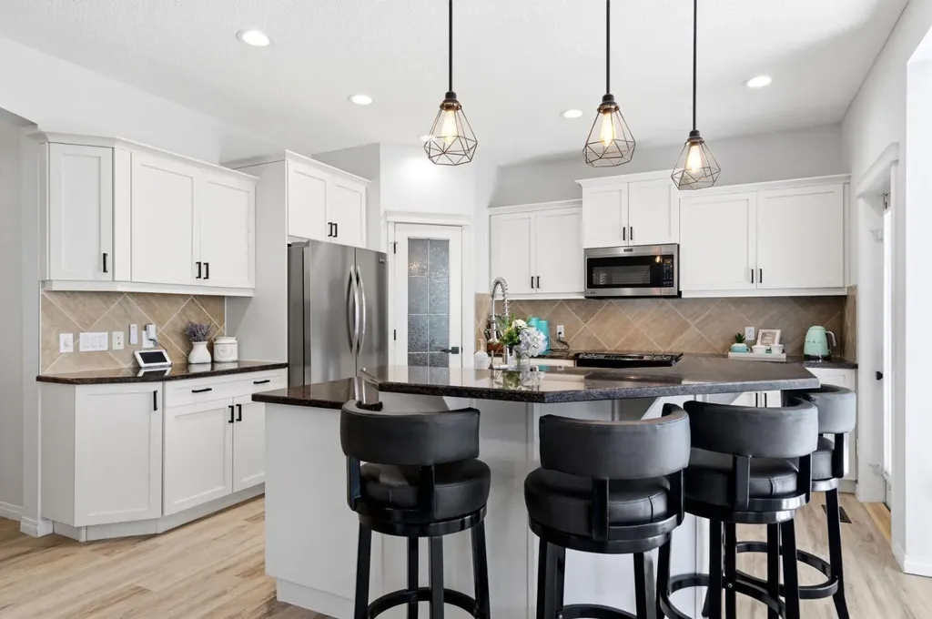 212 Willowmere Close Chestermere AB T1X 1S2