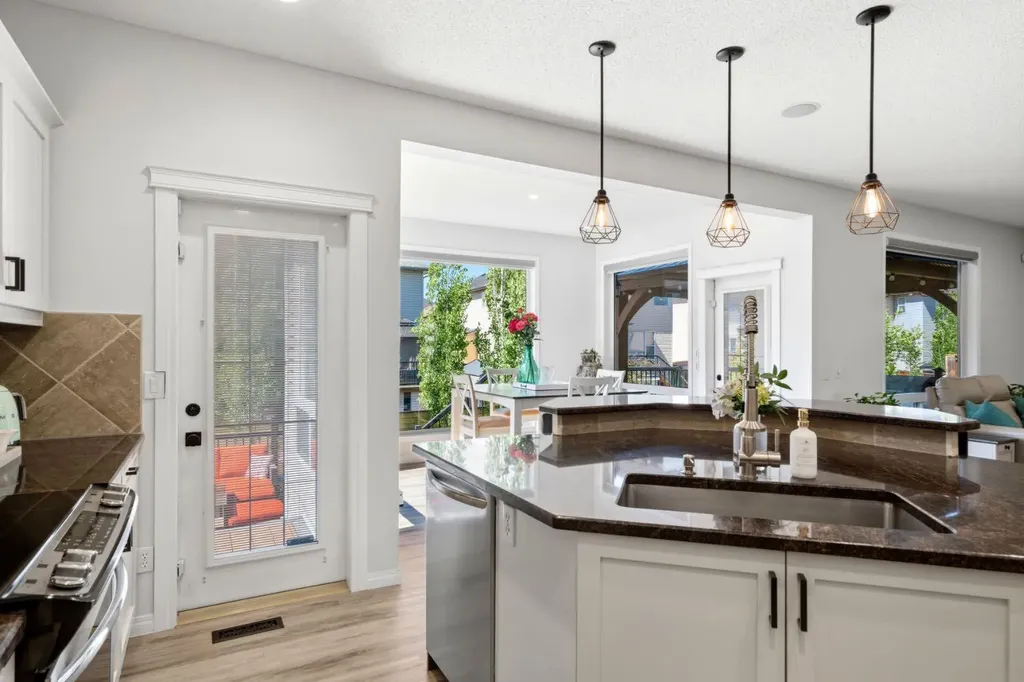 212 Willowmere Close Chestermere AB T1X 1S2