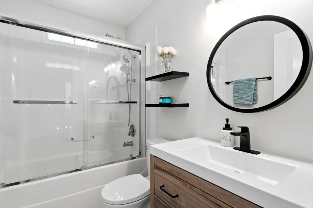 212 Willowmere Close Chestermere AB T1X 1S2