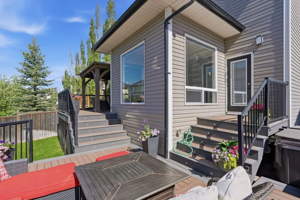212 Willowmere Close Chestermere AB T1X 1S2