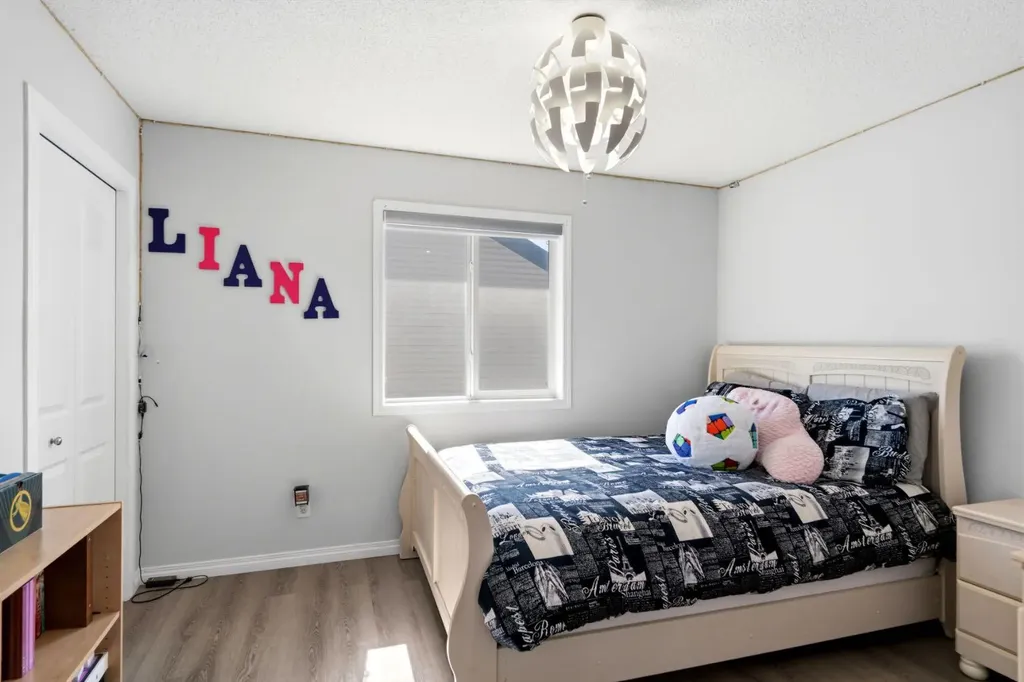 212 Willowmere Close Chestermere AB T1X 1S2