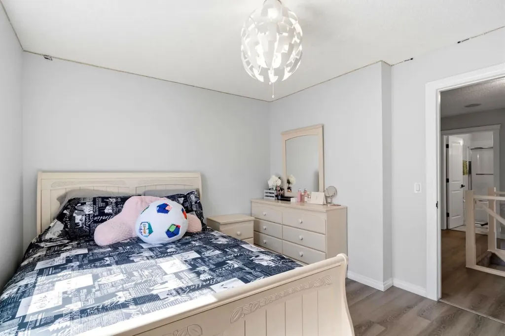 212 Willowmere Close Chestermere AB T1X 1S2