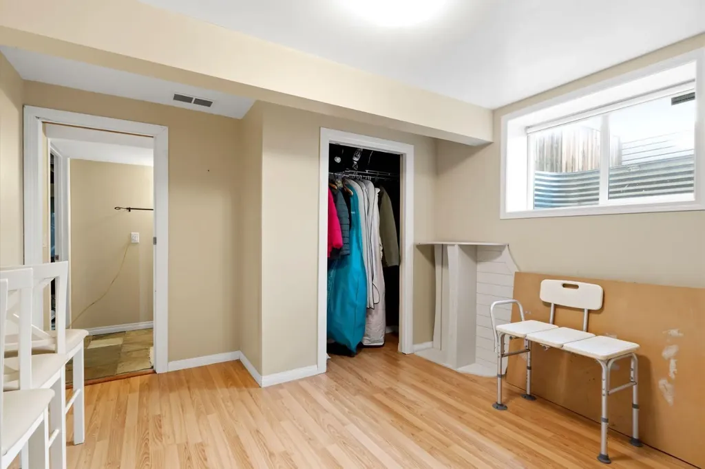 212 Willowmere Close Chestermere AB T1X 1S2