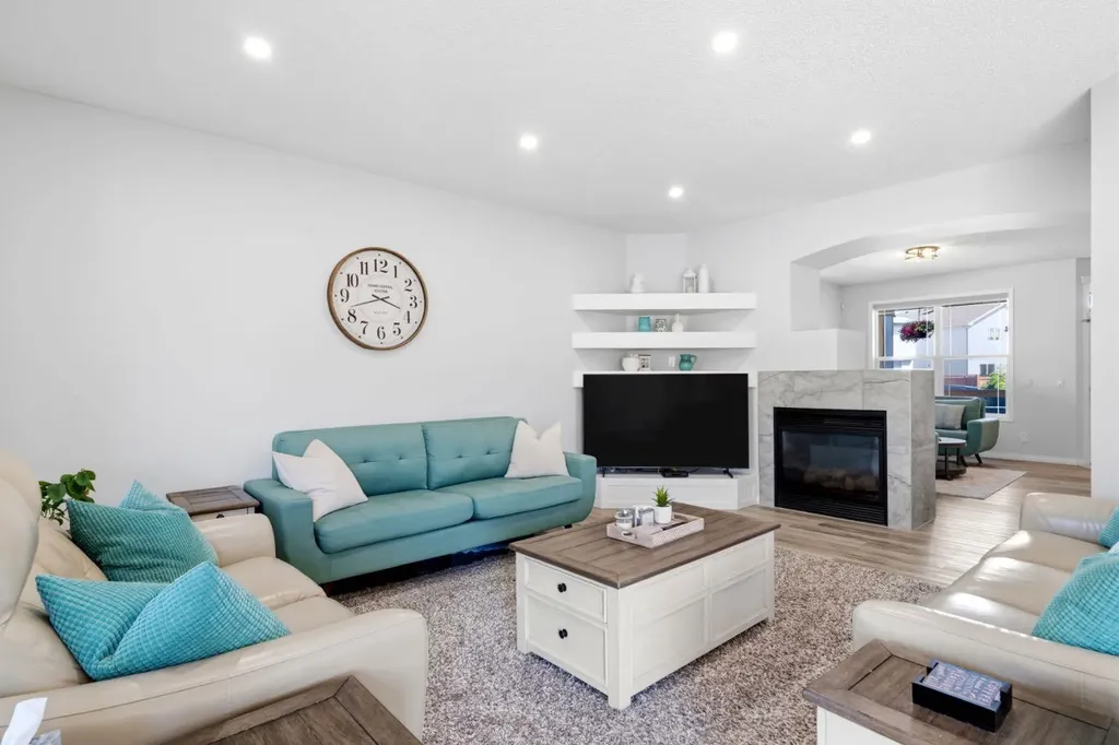 212 Willowmere Close Chestermere AB T1X 1S2