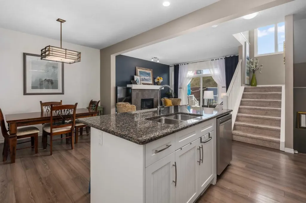 390 River Heights Crescent Cochrane AB T4C 0T9