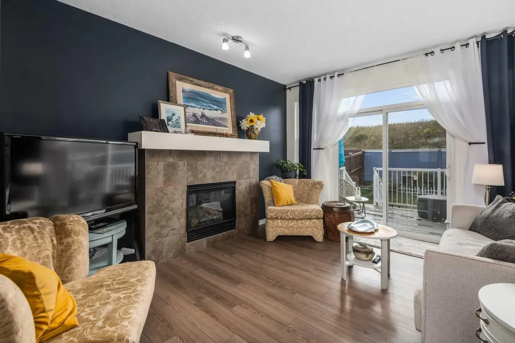 390 River Heights Crescent Cochrane AB T4C 0T9