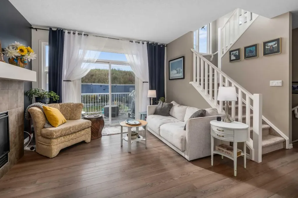 390 River Heights Crescent Cochrane AB T4C 0T9
