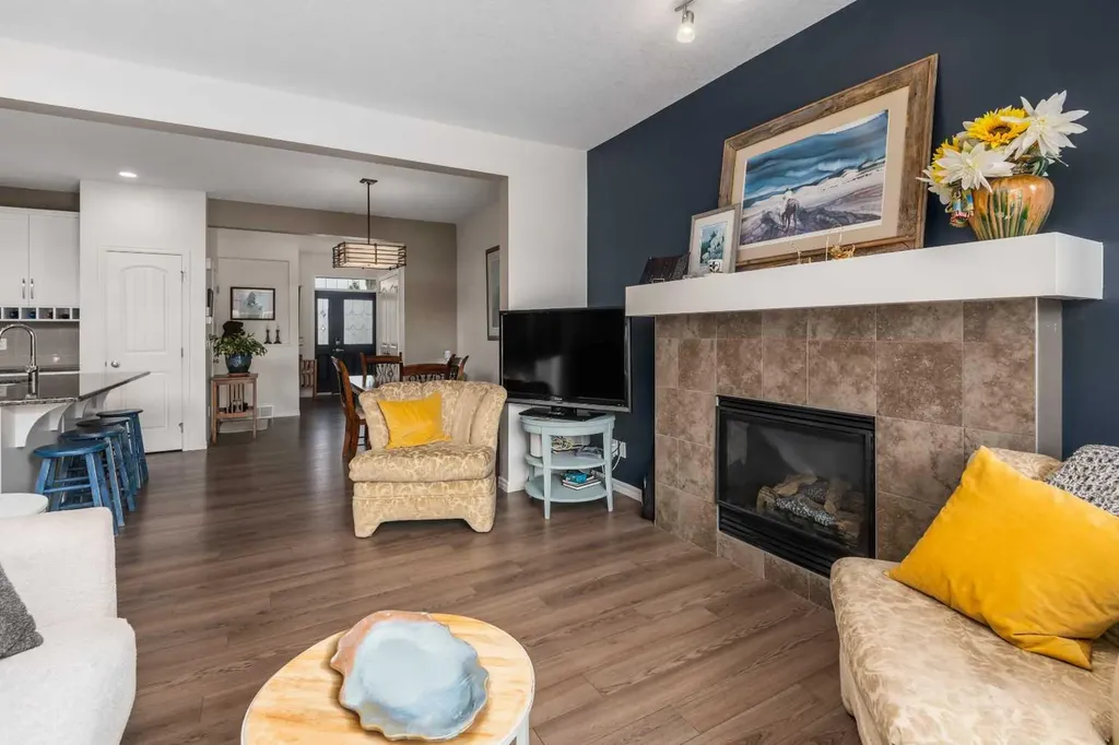390 River Heights Crescent Cochrane AB T4C 0T9