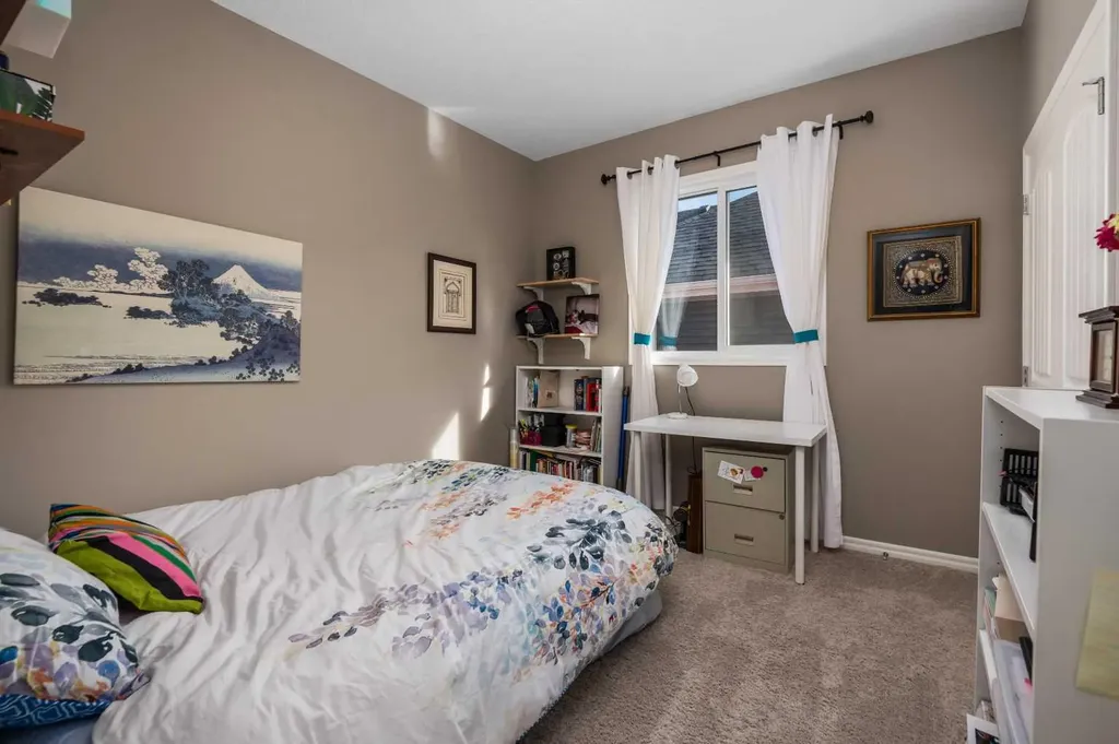 390 River Heights Crescent Cochrane AB T4C 0T9