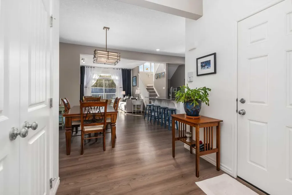 390 River Heights Crescent Cochrane AB T4C 0T9