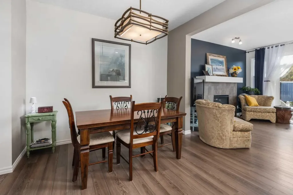390 River Heights Crescent Cochrane AB T4C 0T9