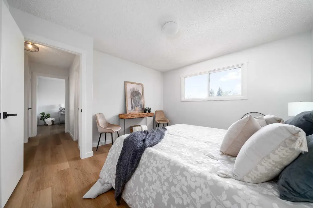 17 Calder Place SE Medicine Hat AB T1B3K2