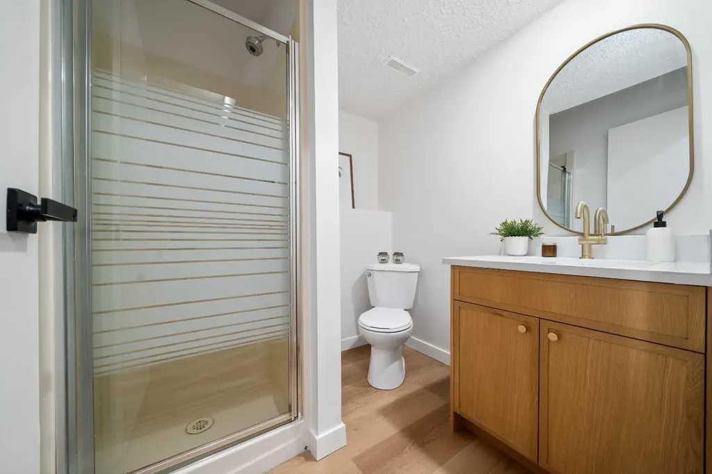 17 Calder Place SE Medicine Hat AB T1B3K2