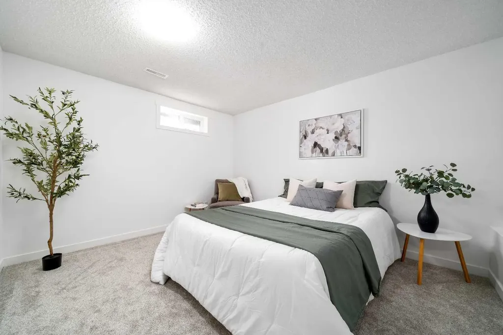 17 Calder Place SE Medicine Hat AB T1B3K2
