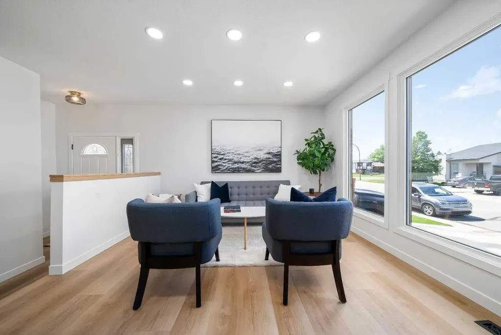 17 Calder Place SE Medicine Hat AB T1B3K2