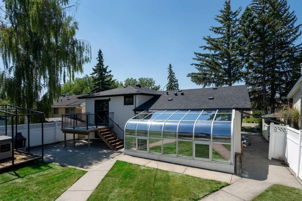 312 Queensland Road SE Calgary AB T2J 3S6