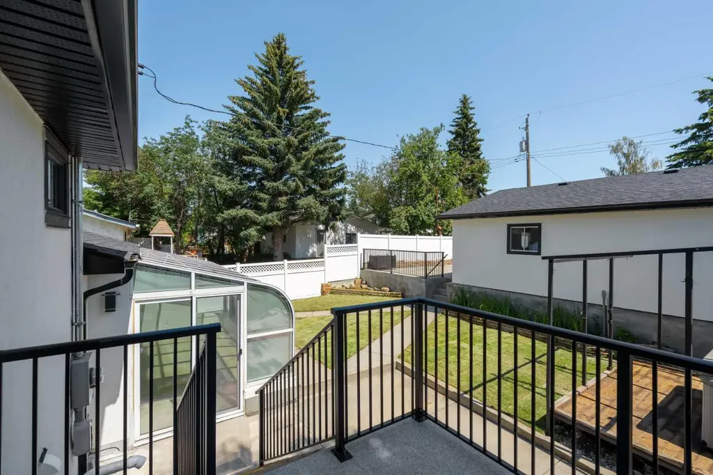 312 Queensland Road SE Calgary AB T2J 3S6