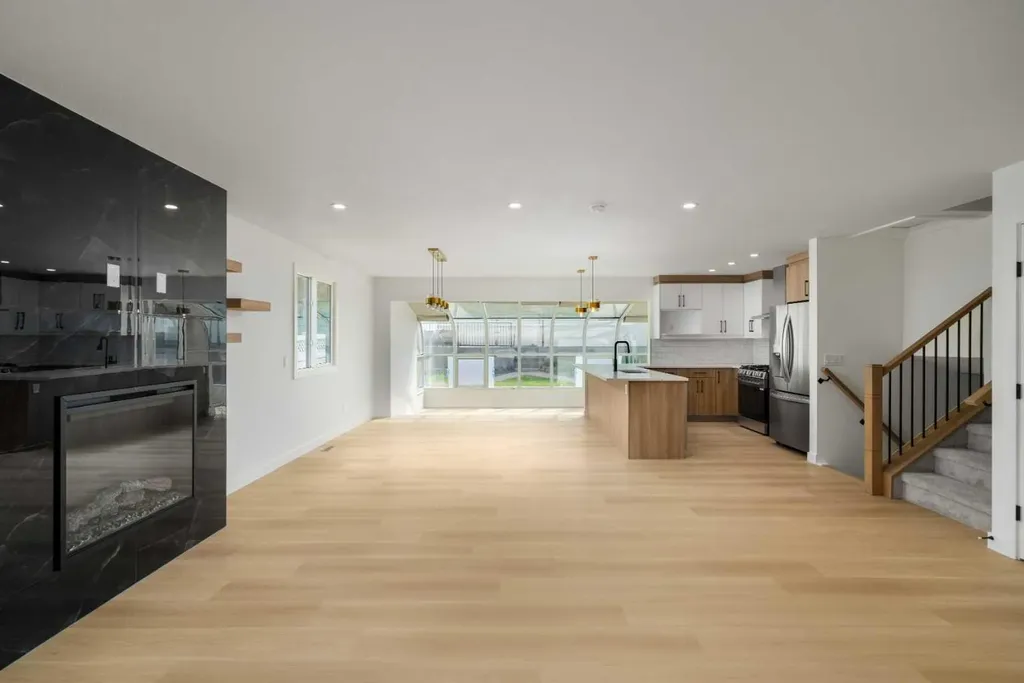 312 Queensland Road SE Calgary AB T2J 3S6