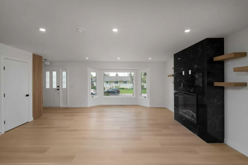 312 Queensland Road SE Calgary AB T2J 3S6