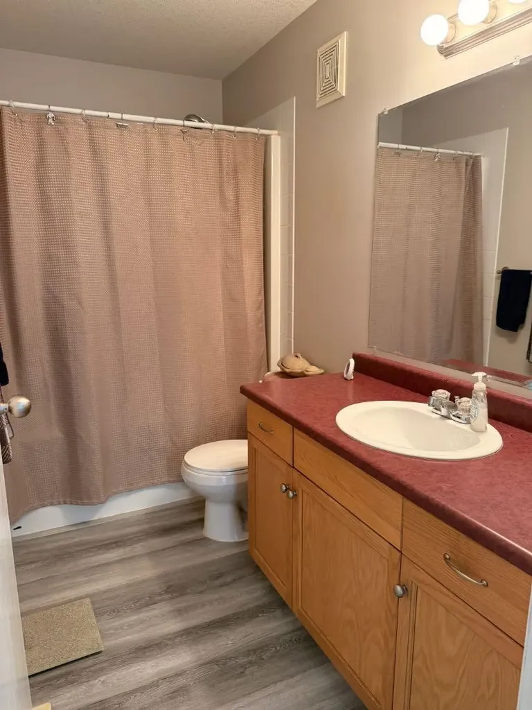 9137 94a Avenue Grande Prairie AB T8X 1V4